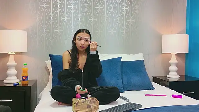 Snapshot of CherryAndDax chatting on 05.19.26 CherryAndDax online show from 05.19.26