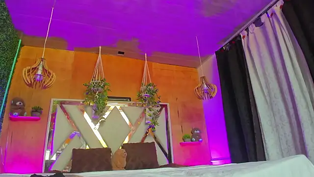 valery delux online show from 03.04.26