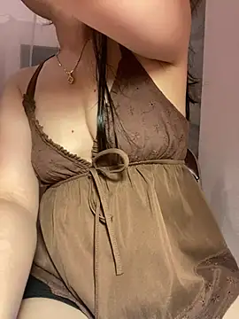 Snapshot of Liisa_loveU chatting on 07.21.26 Liisa loveU online show from 07.21.26