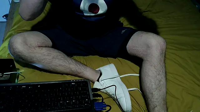 Snapshot of dpr100z chatting on 03.04.26 dpr100z online show from 03.04.26