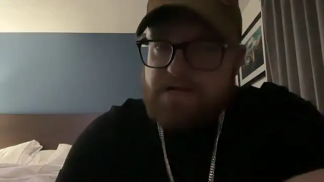 Snapshot of zeusontheloose1 chatting on 02.28.26 zeusontheloose1 online show from 02.28.26