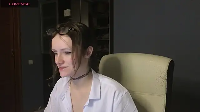 Snapshot of Tender_Swan chatting on 03.13.26 Tender Swan online show from 03.13.26