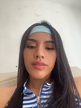 Mia-villalobos online show from 06.12.26