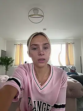 Snapshot of Naughtyblondex chatting on 06.28.26 Naughtyblondex online show from 06.28.26