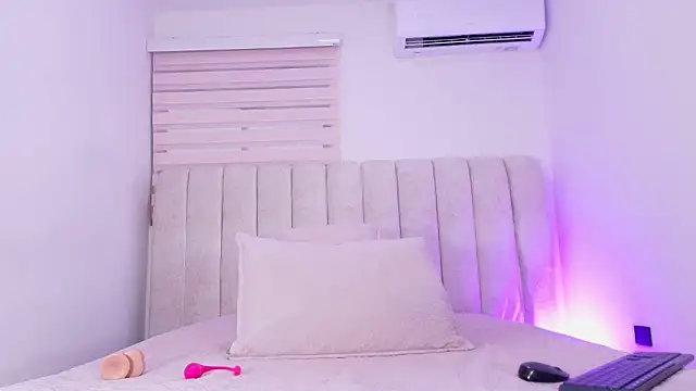 sofi velezz online show from 03.03.26