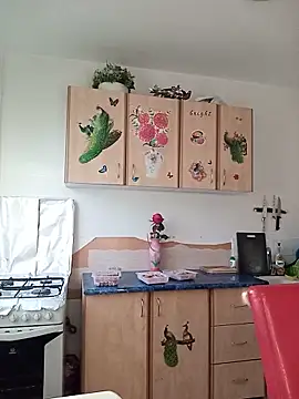 Snapshot of roxana_e43 chatting on 06.18.26 roxana e43 online show from 06.18.26