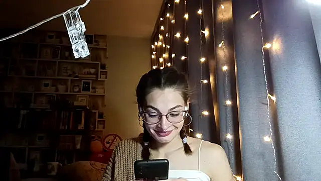 Snapshot of JInaMillsap chatting on 03.04.26 JInaMillsap online show from 03.04.26