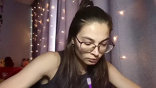 Snapshot of JInaMillsap chatting on 04.03.26 JInaMillsap online show from 04.03.26