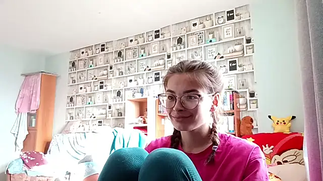 Snapshot of JInaMillsap chatting on 04.16.26 JInaMillsap online show from 04.16.26