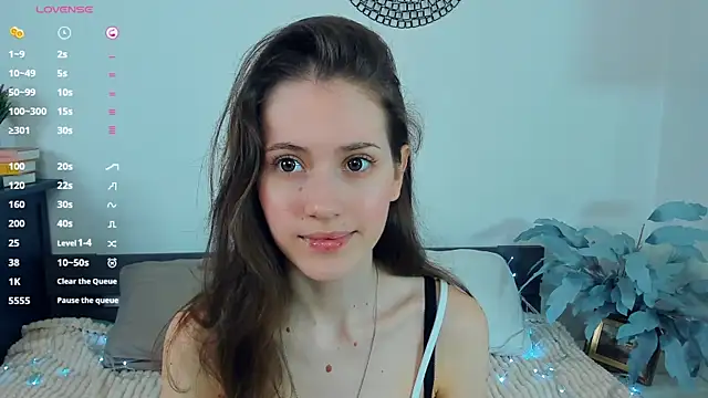 Snapshot of OdiIiaChavarria chatting on 04.29.26 OdiIiaChavarria online show from 04.29.26