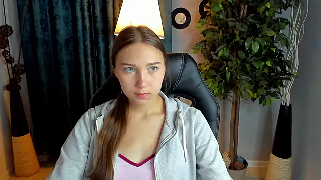 OliviaLang online show from 05.15.26