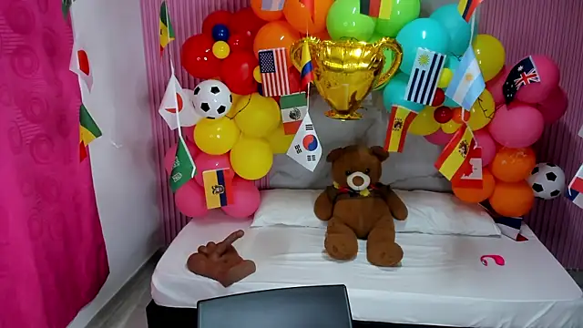 Snapshot of Mily17_ chatting on 06.30.26 Mily17 online show from 06.30.26