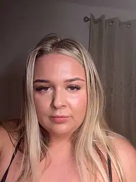 Snapshot of Goldieluxe chatting on 03.01.26 Goldieluxe online show from 03.01.26