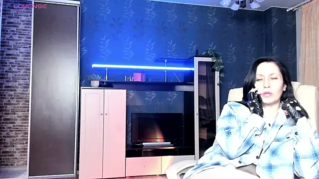 Snapshot of Lucky_Milf chatting on 03.07.26 Lucky Milf online show from 03.07.26