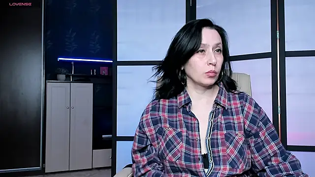 Snapshot of Lucky_Milf chatting on 04.02.26 Lucky Milf online show from 04.02.26