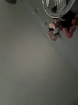 Snapshot of BeeMay22 chatting on 03.04.26 BeeMay22 online show from 03.04.26