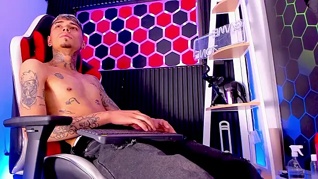 Max Hader  online show from 03.23.26