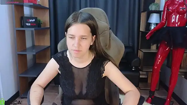 Molly Miavka online show from 06.19.26