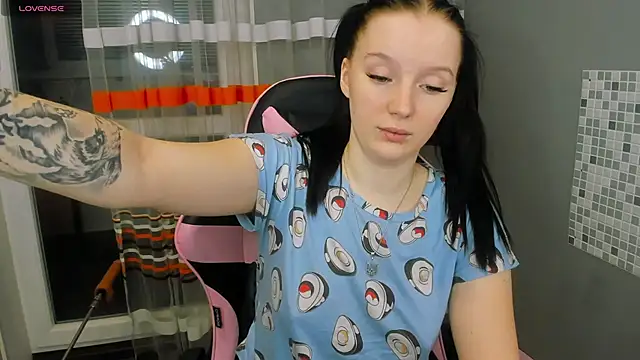 Snapshot of Mary_Blu chatting on 02.15.25 Mary Blu online show from 02.15.25