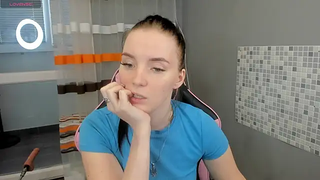 Snapshot of Mary_Blu chatting on 02.22.25 Mary Blu online show from 02.22.25