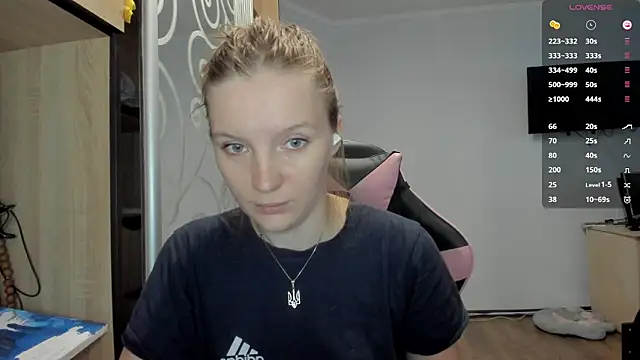 Snapshot of Mary_Blu chatting on 09.20.25 Mary Blu online show from 09.20.25