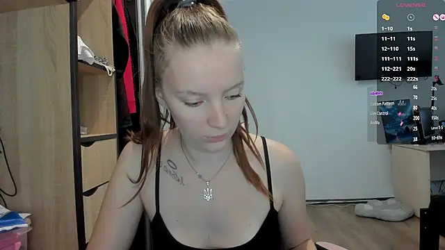 Snapshot of Mary_Blu chatting on 09.29.25 Mary Blu online show from 09.29.25