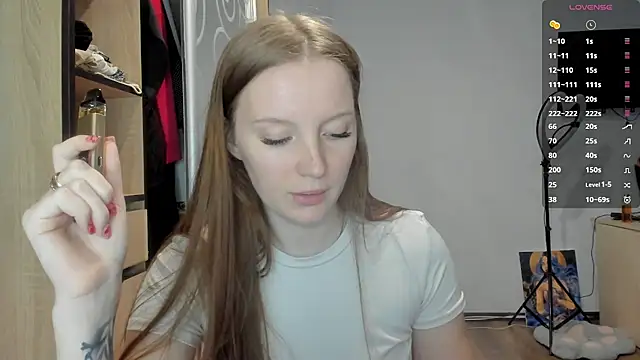 Snapshot of Mary_Blu chatting on 10.25.25 Mary Blu online show from 10.25.25