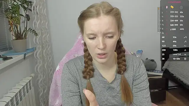 Snapshot of Mary_Blu chatting on 10.28.25 Mary Blu online show from 10.28.25