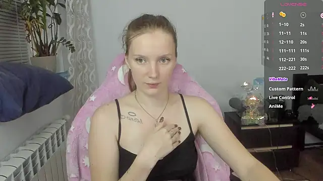 Snapshot of Mary_Blu chatting on 11.09.25 Mary Blu online show from 11.09.25