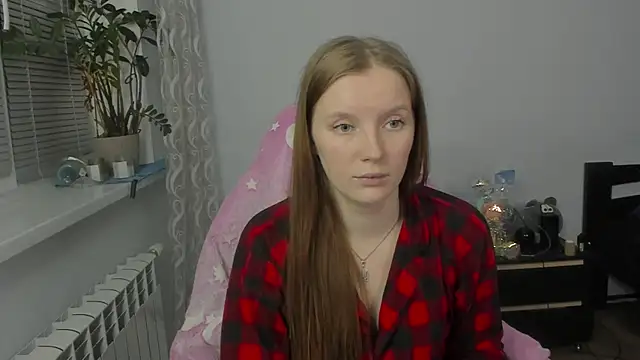 Snapshot of Mary_Blu chatting on 11.18.25 Mary Blu online show from 11.18.25