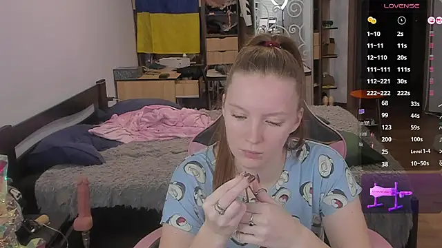 Snapshot of Mary_Blu chatting on 11.24.25 Mary Blu online show from 11.24.25