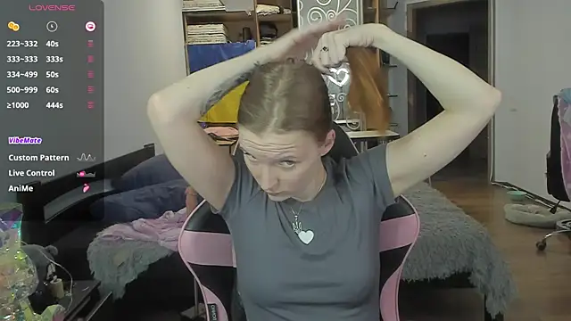 Snapshot of Mary_Blu chatting on 11.27.25 Mary Blu online show from 11.27.25