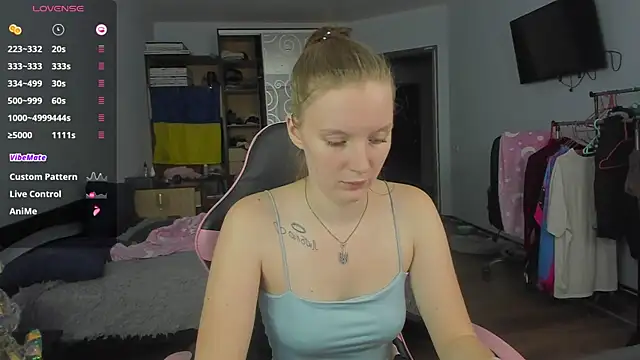 Snapshot of Mary_Blu chatting on 12.05.25 Mary Blu online show from 12.05.25