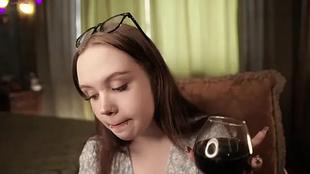 LeahAllsop online show from 04.18.26