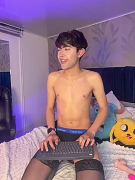 Snapshot of MatthewMoore_ chatting on 03.04.26 MatthewMoore online show from 03.04.26