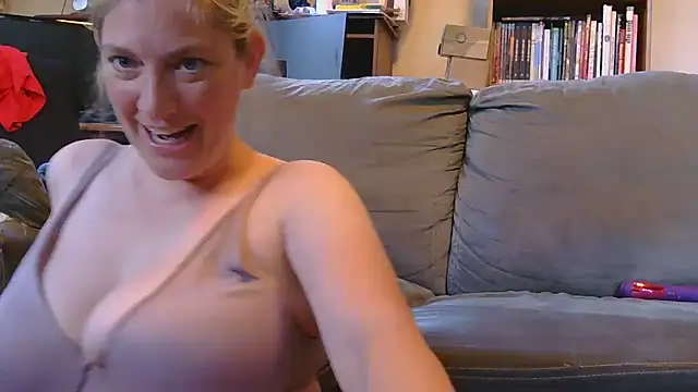 Snapshot of MistyMountains96 chatting on 06.15.26 MistyMountains96 online show from 06.15.26