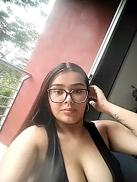 pregnant kitten01 online show from 03.04.26