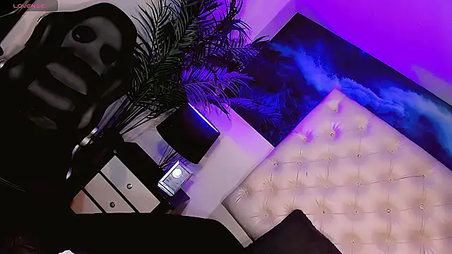 Snapshot of Valentiina_Foxx chatting on 07.04.26 Valentiina Foxx online show from 07.04.26