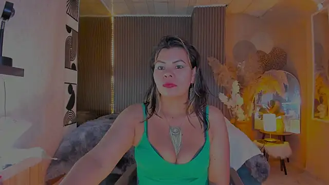 KiaraXMilf online show from 04.11.26