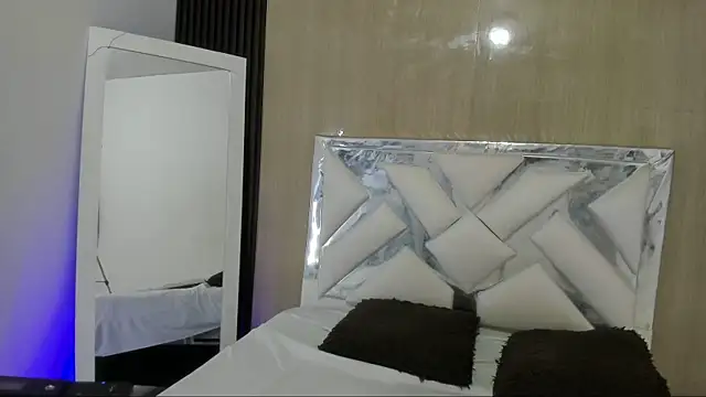 Nina vegas online show from 06.09.26