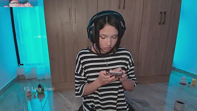 Snapshot of ling_meow chatting on 06.19.26 ling meow online show from 06.19.26
