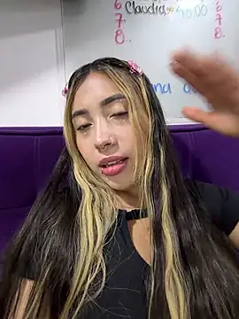 ManuelaVeeleez online show from 03.31.26