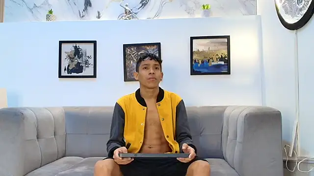 SKINNY BOYXXX online show from 04.14.26