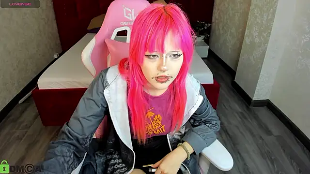 Snapshot of Necucuby chatting on 03.04.26 Necucuby online show from 03.04.26