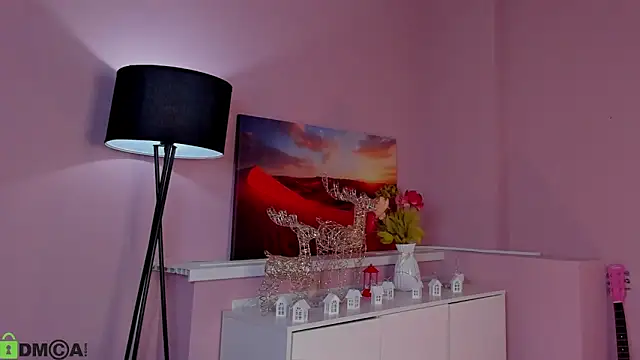 Snapshot of maxinemouse chatting on 03.04.26 maxinemouse online show from 03.04.26