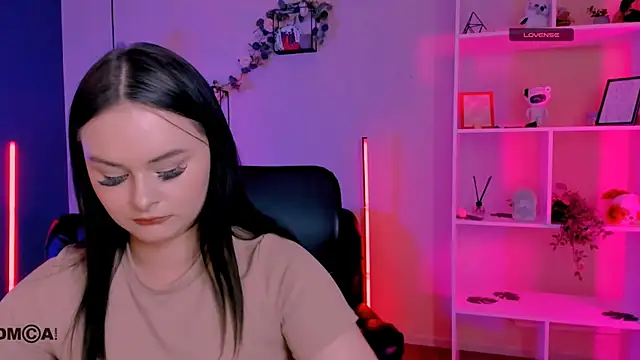 miss courtney  online show from 05.07.26