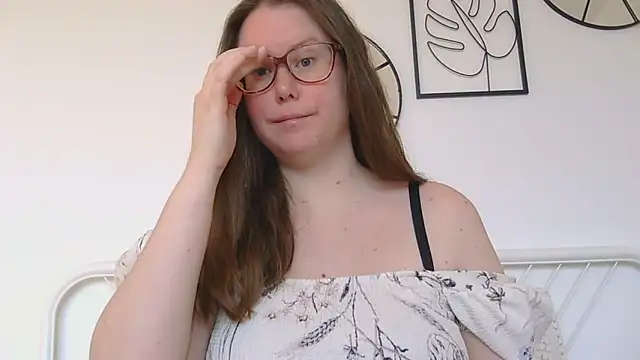 CelineThompson online show from 03.06.26