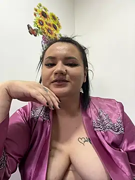 julietalovee online show from 03.15.26