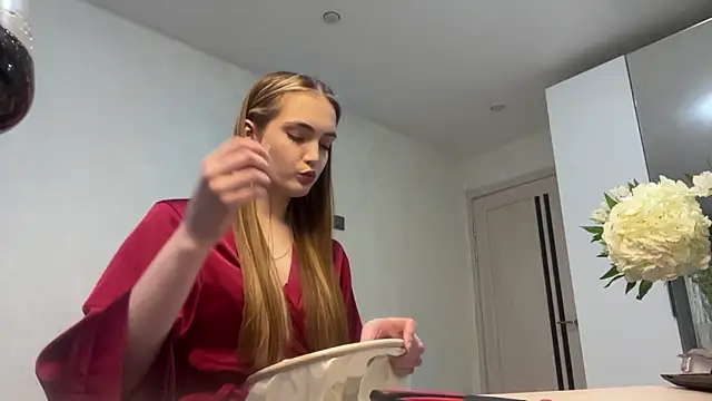 Angela Rosssee online show from 03.12.26