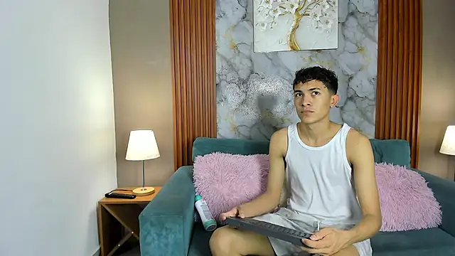 SKYN MAN online show from 04.04.26